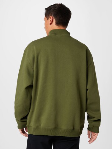 Sweat-shirt 'Pedro' WEEKDAY en vert