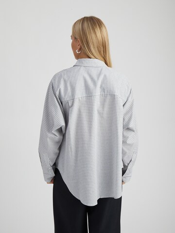 Peppercorn - Blusa 'Sutton' em cinzento