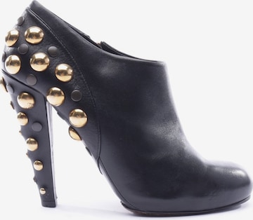 Gucci Dress Boots in 40 in Black: front