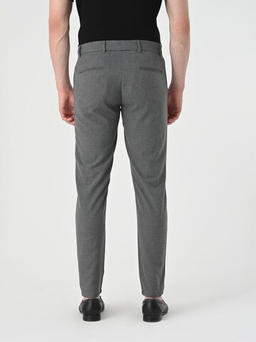 Coupe slim Pantalon Antioch en gris