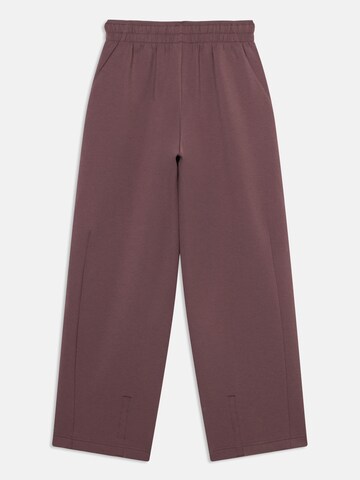 NIKE Loosefit Sporthose in Lila