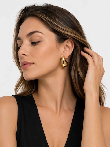 RteRme Earrings 'Titania Medium Gold Teardrop Earrings' in Gold