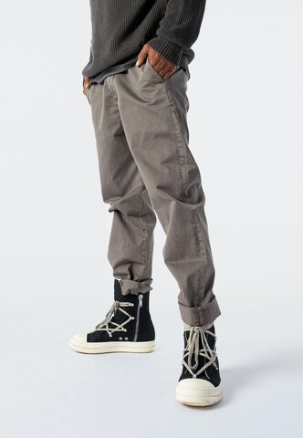 Elias Rumelis Regular Trousers 'Alexio' in Brown: front