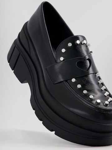 Chaussure basse Bershka en noir