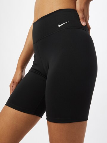 NIKE Skinny Sportshorts 'One' in Schwarz