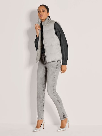 MADELEINE Weste in Grau