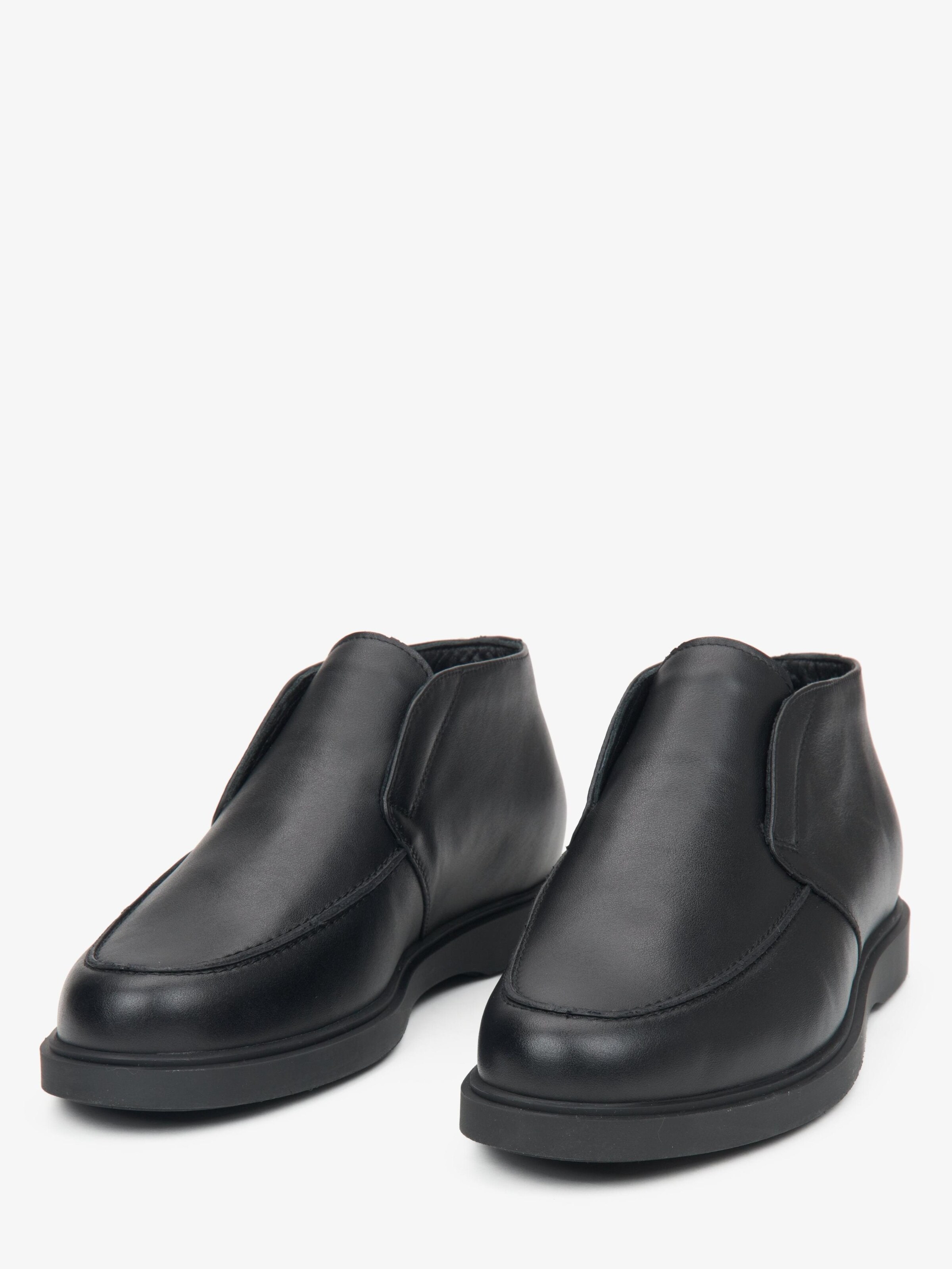 Estro Moccasins '09-4568' in Black