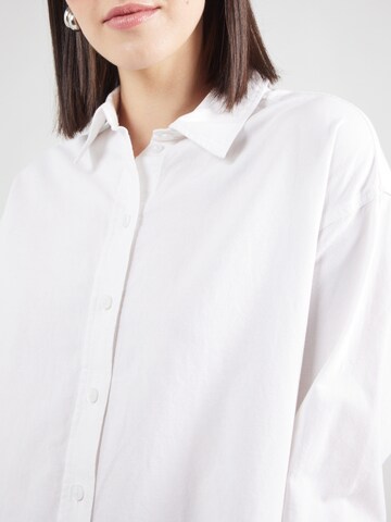 PIECES Blus 'PCPOPPY' i vit
