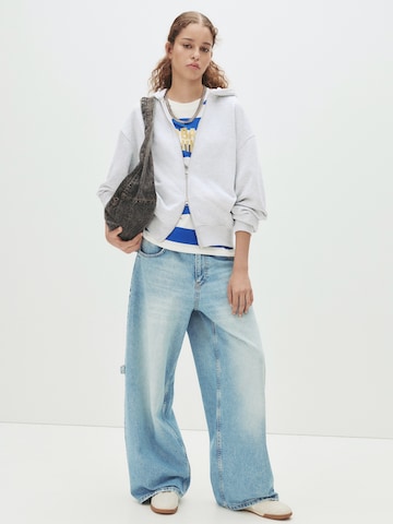 Hanorac de la Pull&Bear pe gri