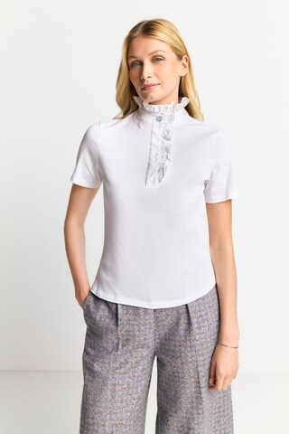 Rich & Royal Shirt in White: front