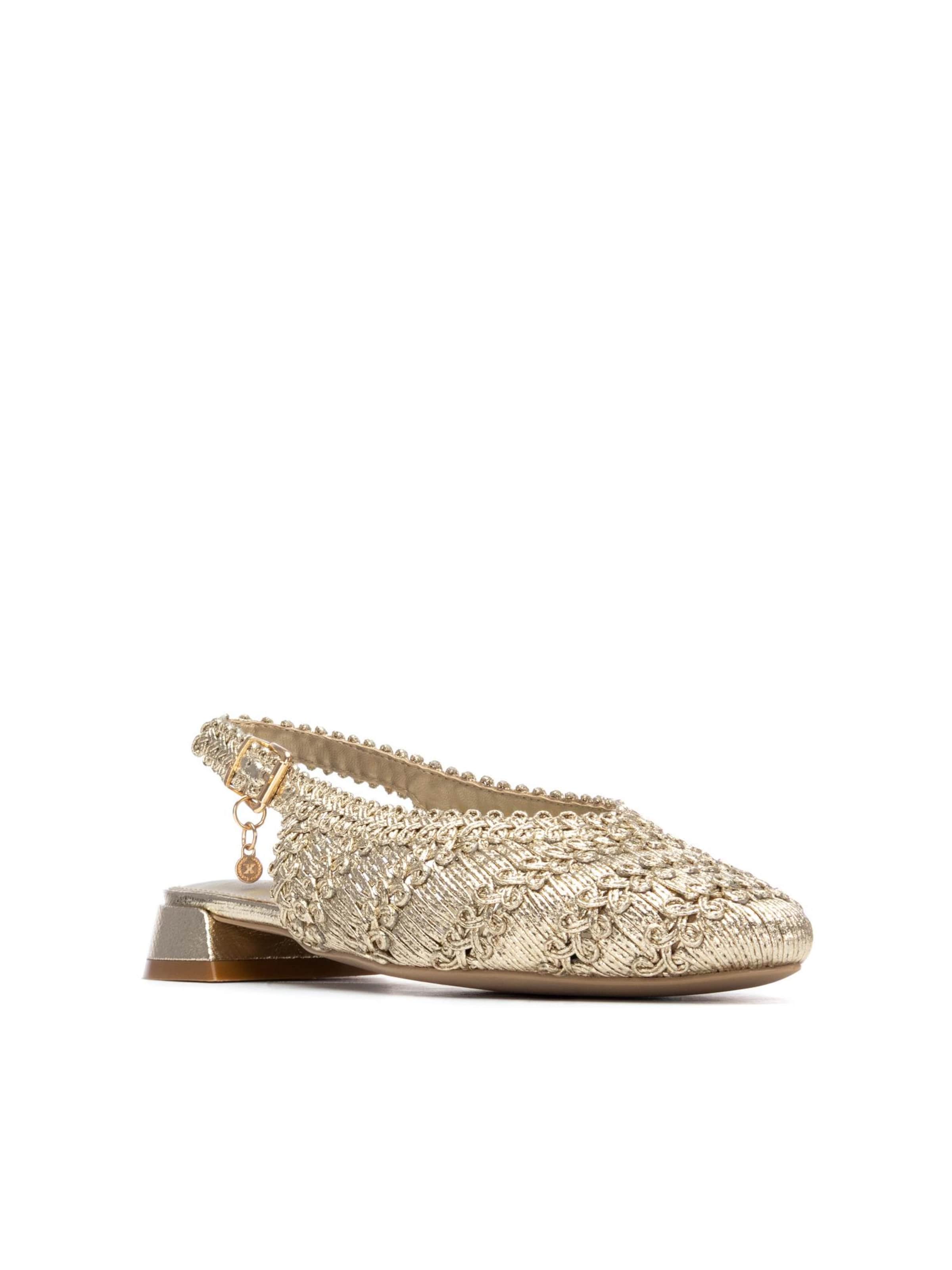 Xti Sandals in Gold