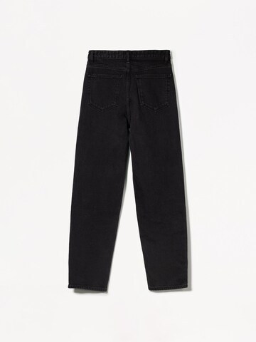 regular Jeans di Bershka in nero