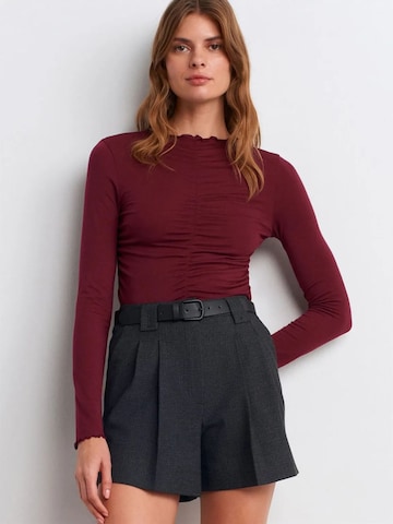 Dilvin - Blusa em vermelho: frente