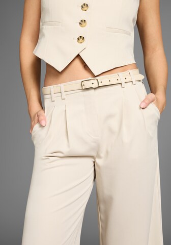 LAURA SCOTT Belt in Beige: front