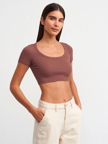 T-shirt Dilvin en violet : devant