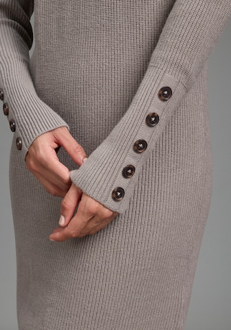 LAURA SCOTT Strickkleid in Beige
