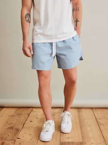 Shorts de bain 'Ole' DAN FOX APPAREL en bleu : devant