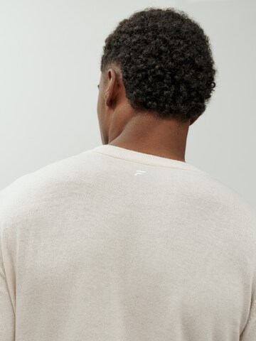 DAN FOX APPAREL Свитер 'Essential' в Белый