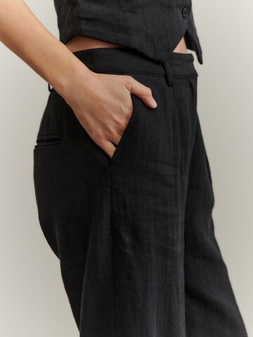 Wide leg Pantaloni cutați 'Magdalena' de la ABOUT YOU x Marie von Behrens pe negru