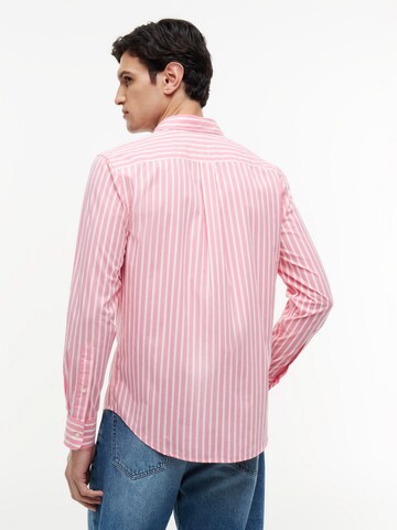 TOMMY HILFIGER Regular Fit Paita värissä vaaleanpunainen