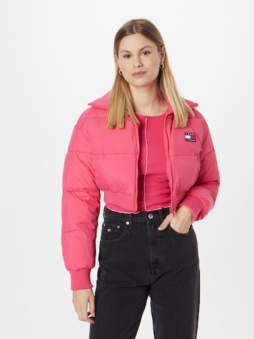 Tommy Jeans Χειμερινό μπουφάν σε ροζ: μπροστά