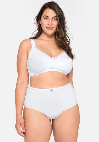 SHEEGO String in White