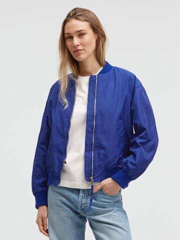 SENSES.THE LABEL Between-Season Jacket in Blue: front