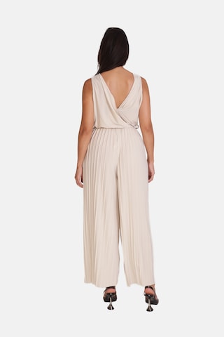 Tuta jumpsuit di Elara in beige