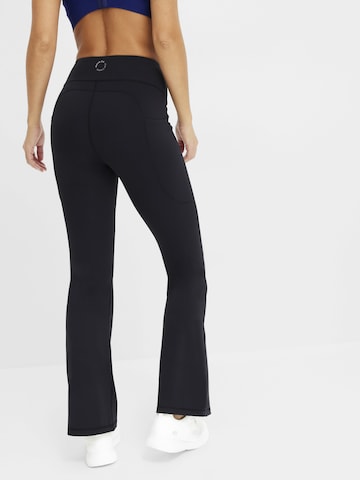 bonprix Bootcut Sporthose in Schwarz