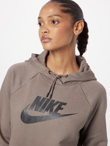 Nike Sportswear Sweatshirt in Bruin