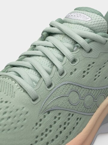 Chaussure de course saucony en vert