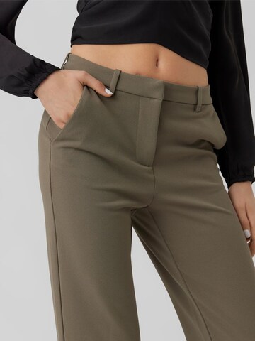 Regular Pantaloni 'ZAMIRA' de la VERO MODA pe gri