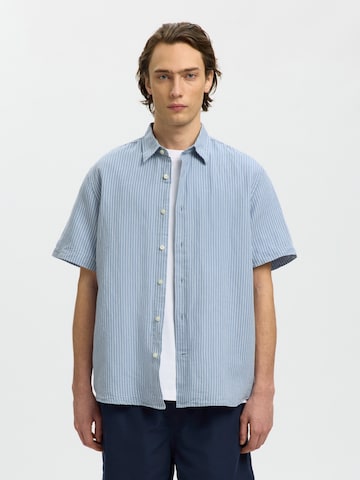 SELECTED Comfort fit Button Up Shirt 'SLHCLAY' in Blue: front