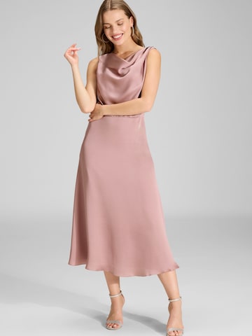 Robe de cocktail SWING en rose : devant