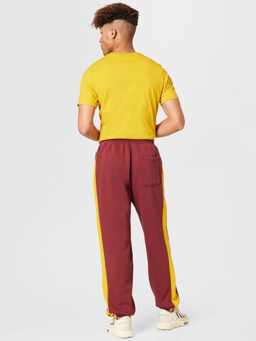 LEVI'S ® Tapered Hose 'Levis Clrbk Sweatpnt' in Rot