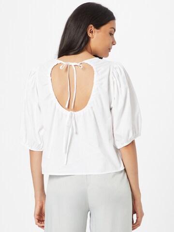 Gina Tricot - Blusa 'Sara' em branco