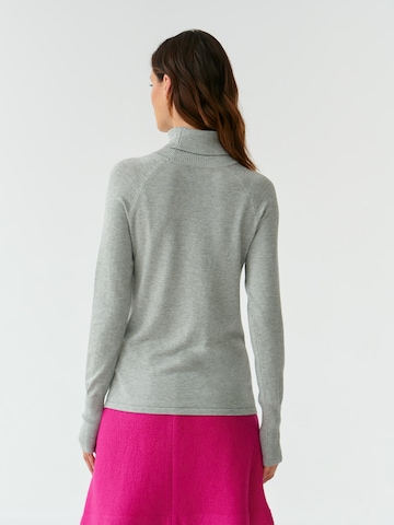 TATUUM Пуловер в сиво