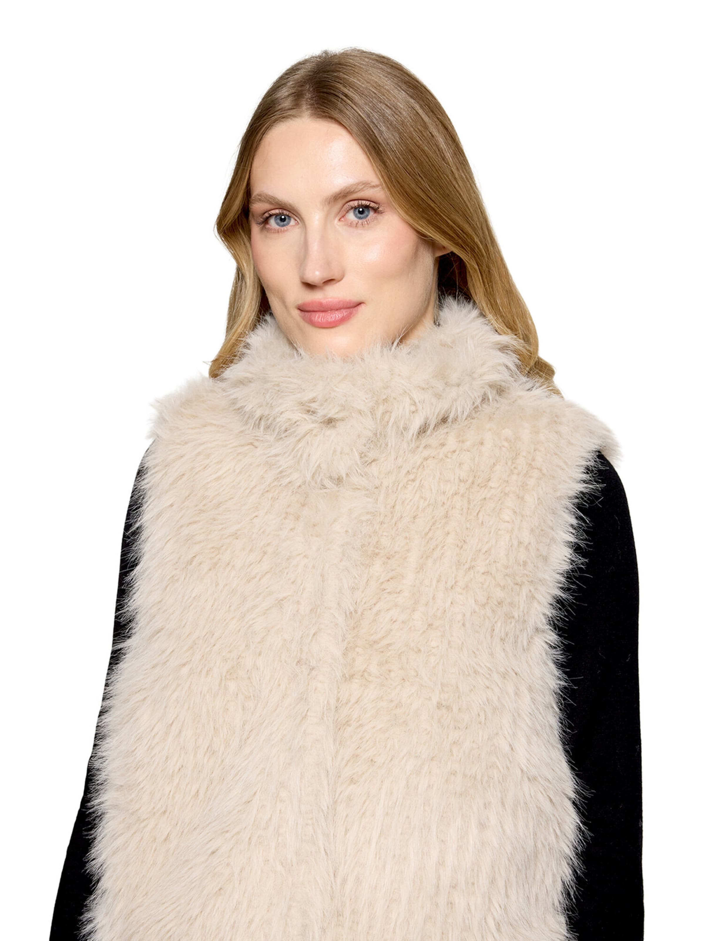 Gilet di Amber & June in beige