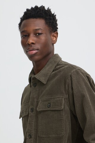 !Solid Regular Fit Skjorte 'SDNAM' i brun