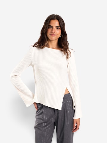 THE-ARE Pullover in Weiß: Vorderseite
