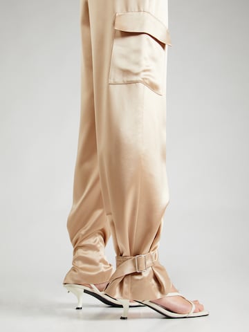 Tapered Pantaloni cargo 'Marzia' di GUESS in beige