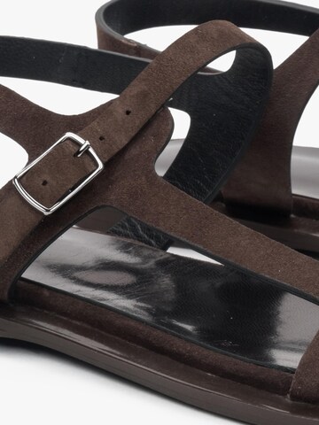 Estro - Sandalias con hebilla '11-10' en marrón