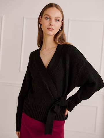 Guido Maria Kretschmer Women Knit Cardigan 'Pina' in Black: front