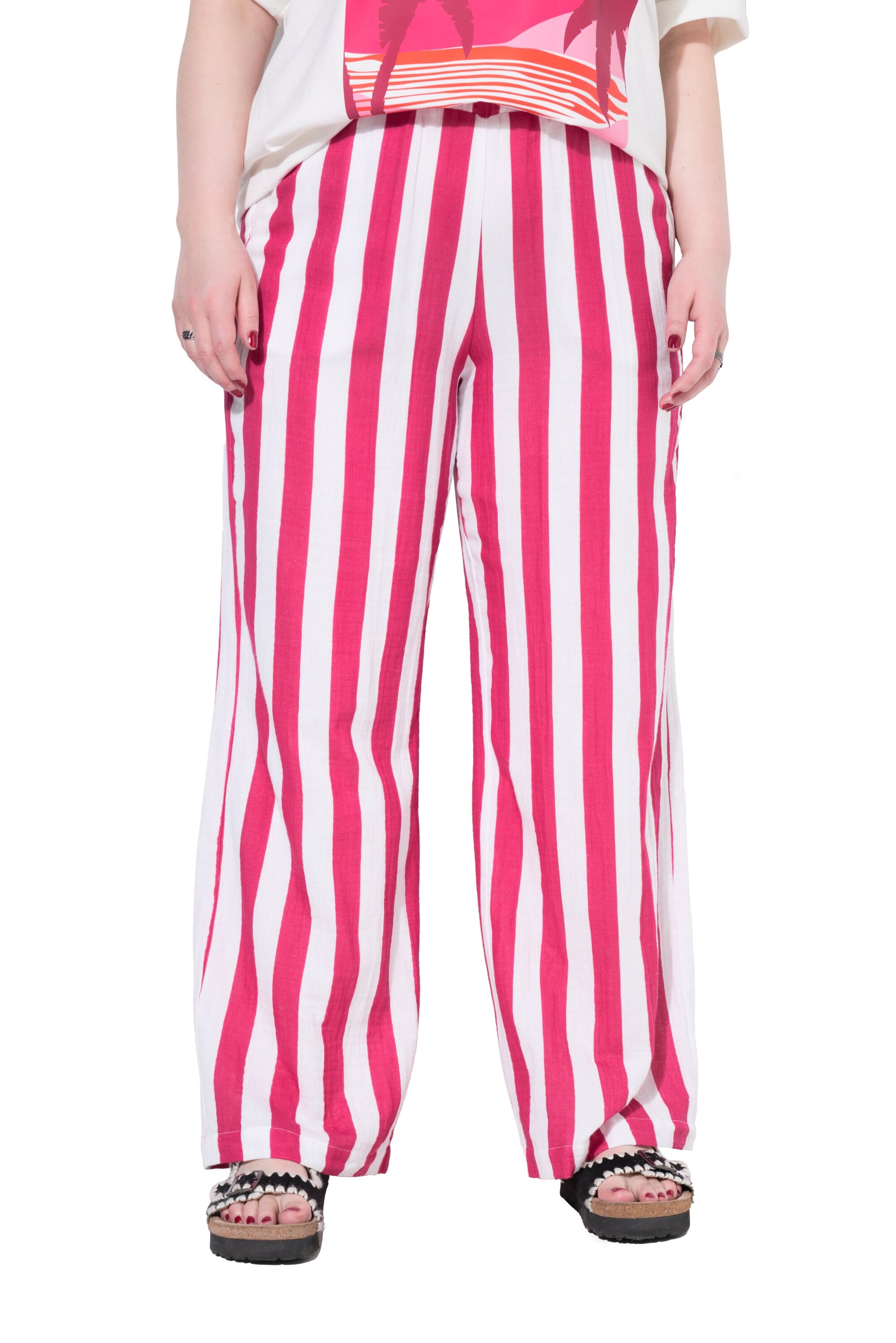 Studio Untold Loose fit Trousers in Pink: front