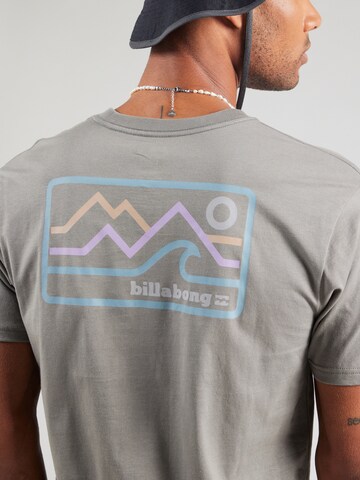 T-Shirt 'RANGE ADIV' BILLABONG en gris