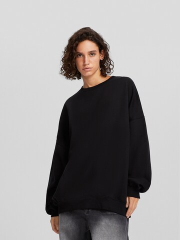 Bershka Sweatshirt in Black: front