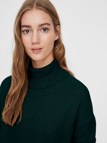 VERO MODA Pletené šaty 'Brilliant' - Zelená