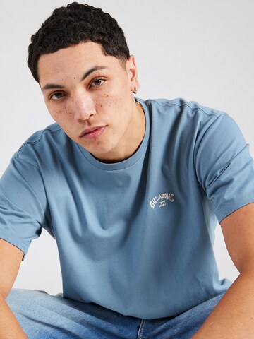 Maglietta di BILLABONG in blu