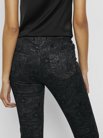 bonprix Slimfit Housut värissä musta