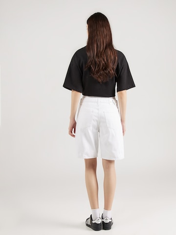 Calvin Klein Jeans Loosefit Shorts in Weiß